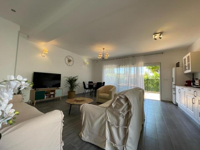 Appartement 2 pièces en RDJardin avec 2 grands Terrasses à Antibes Extérieur photo